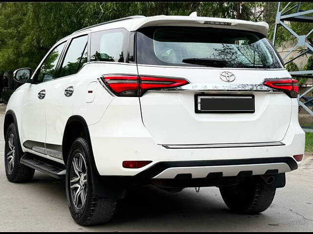 Used Toyota Fortuner 4X2 AT 2.8 Diesel in Delhi