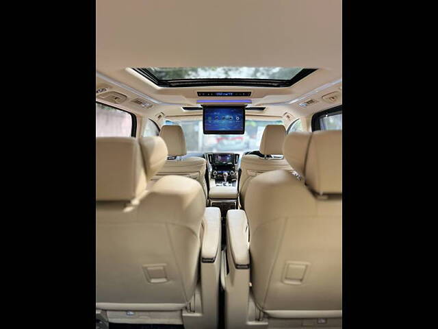 Used Toyota Vellfire VIP – Executive Lounge in Delhi