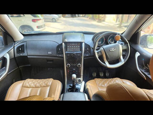 Used Mahindra XUV500 W11 in Noida