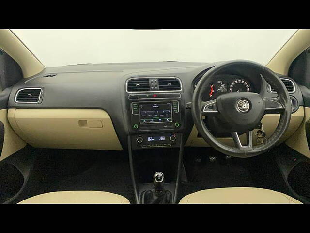 Used Skoda Rapid Style 1.6 MPI in Navi Mumbai