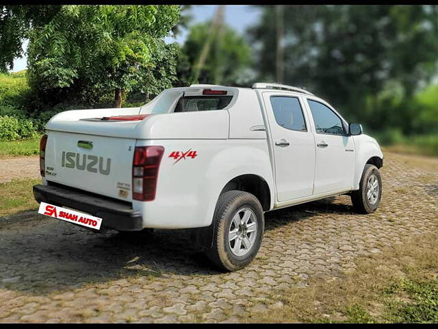 Used Isuzu D-Max V-Cross [2016-2018] 4x4 in Ahmedabad