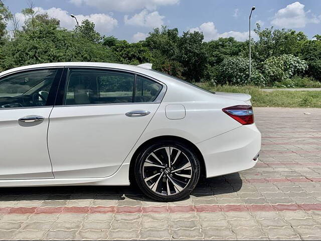 Used Honda Accord Hybrid in Delhi