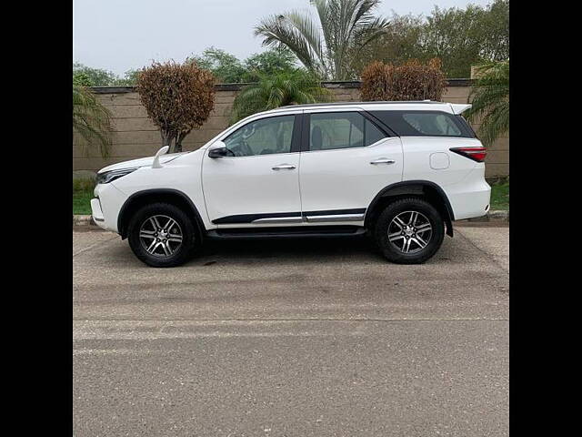 Used Toyota Fortuner 4X2 AT 2.8 Diesel in Delhi