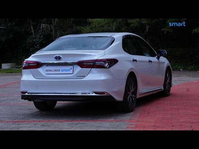 Used Toyota Camry Hybrid in Kochi