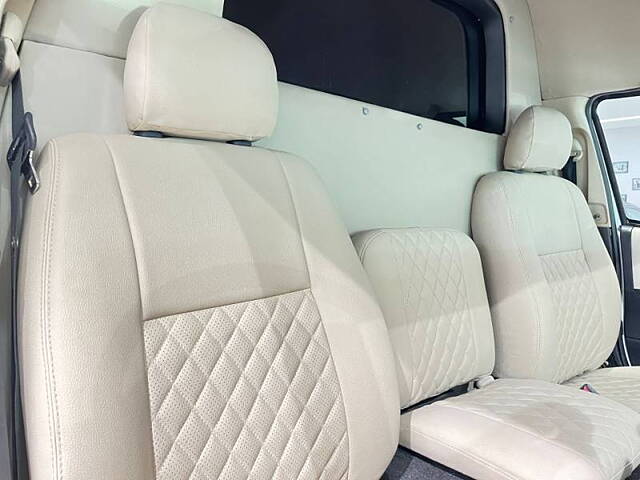 Used Toyota Commuter HiAce 3.0 L in Mumbai