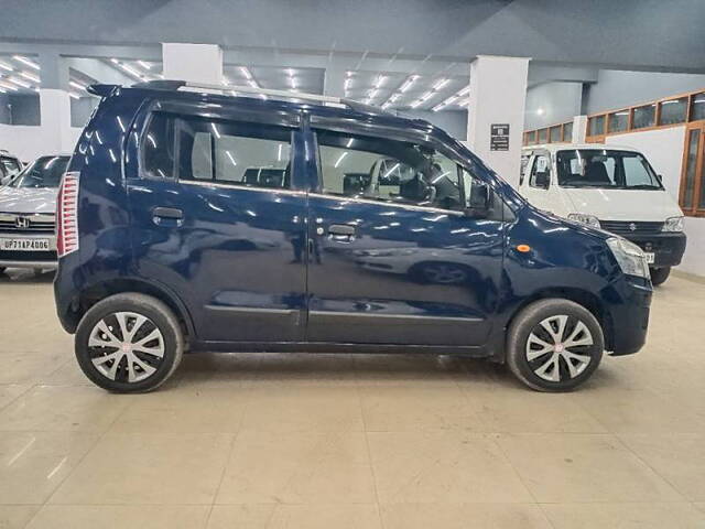 Used Maruti Suzuki Wagon R 1.0 [2014-2019] VXI AMT in Kanpur