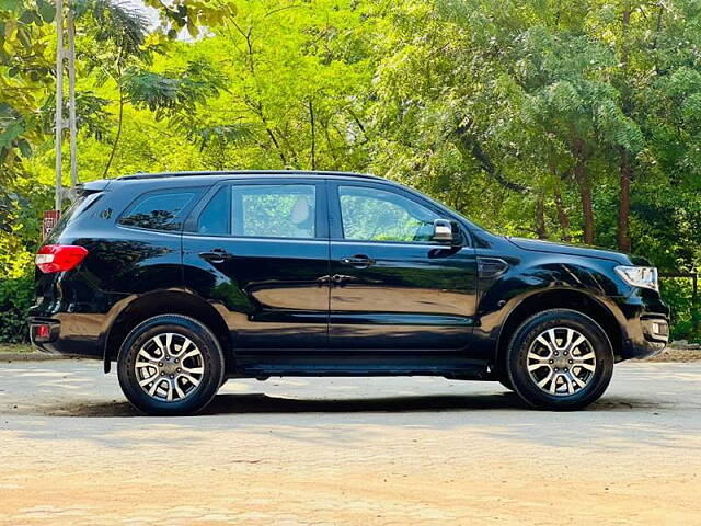 Used Ford Endeavour [2016-2019] Titanium 3.2 4x4 AT in Ahmedabad