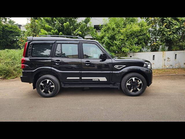 Used Mahindra Scorpio S11 MT 7S in Ahmedabad