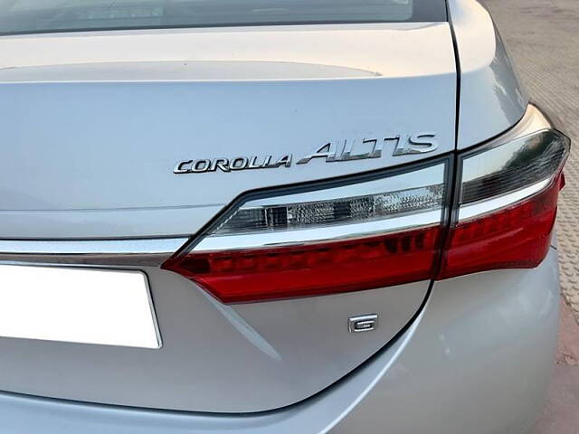 Used Toyota Corolla Altis G Petrol in Delhi