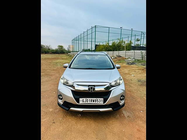 Used Toyota Innova Crysta [2016-2020] 2.4 GX 7 STR [2016-2020] in Ahmedabad