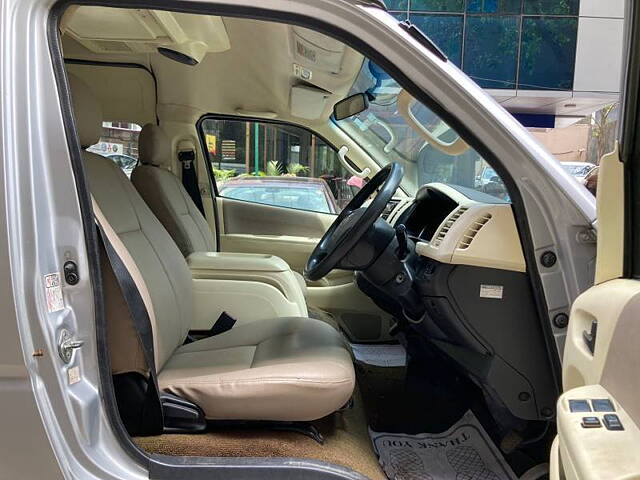 Used Toyota Commuter HiAce 3.0 L in Mumbai