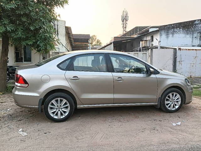 Used Volkswagen Vento [2015-2019] Highline Petrol AT [2015-2016] in Vadodara