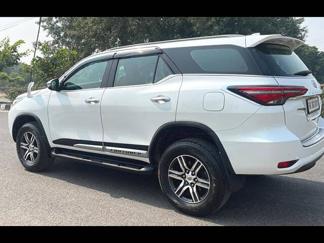 Used Toyota Fortuner 4X2 AT 2.8 Diesel in Delhi