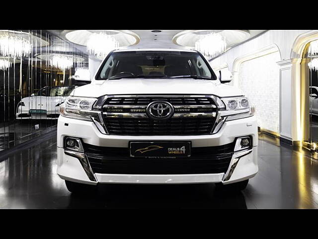 Used 2018 Toyota Land Cruiser in Delhi