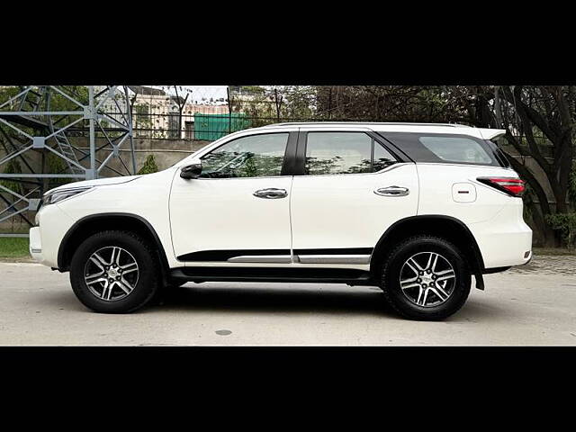 Used Toyota Fortuner 4X2 AT 2.8 Diesel in Delhi