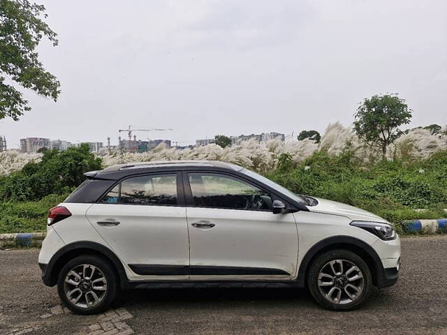 Used Hyundai i20 Active [2015-2018] 1.2 SX Dual Tone in Kolkata