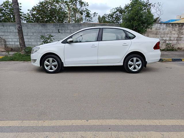 Used Skoda Rapid Style 1.6 MPI AT in Bangalore