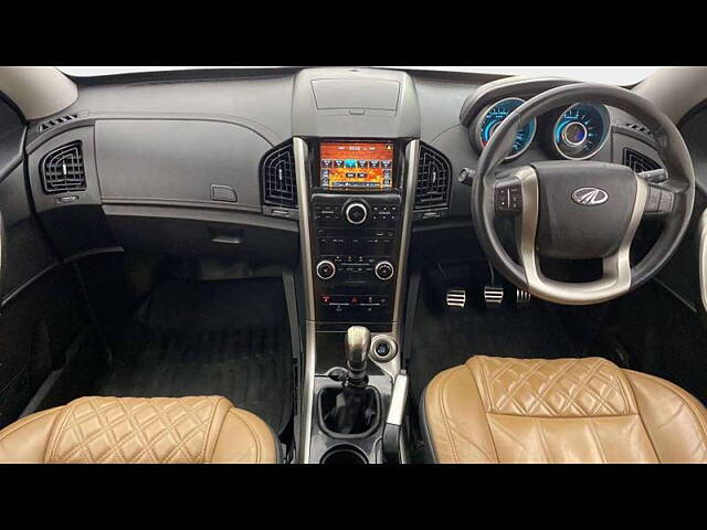 Used Mahindra XUV500 W11 in Ahmedabad