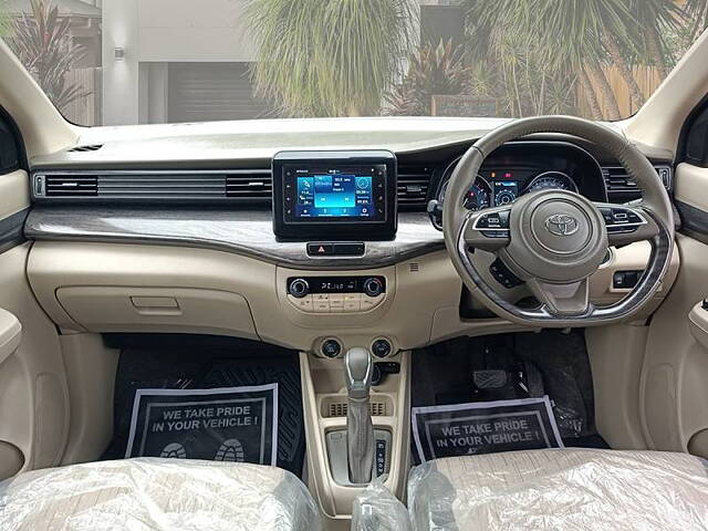 Used Toyota Rumion V AT in Delhi