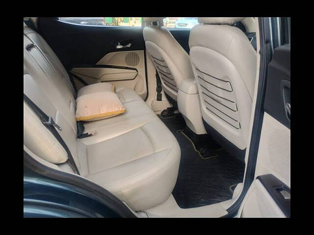 Used Mahindra XUV300 [2019-2024] W8 (O) 1.2 Petrol AMT in Ghaziabad