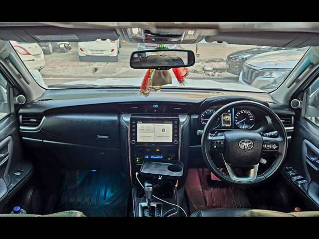 Used Toyota Fortuner 4X2 AT 2.7 Petrol in Delhi