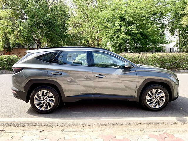 Used Hyundai Tucson Platinum 2.0 AT Petrol Dual Tone in Delhi