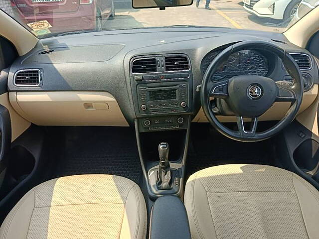 Used Skoda Rapid Ambition 1.6 MPI AT in Mumbai