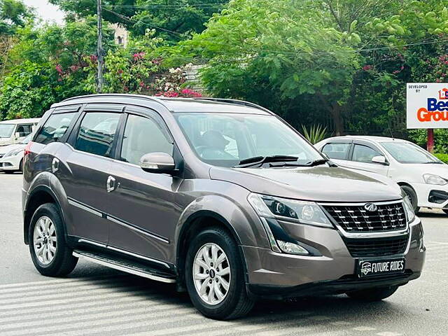 Used Mahindra XUV500 W11 in Delhi