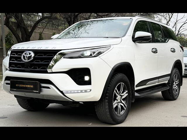 Used Toyota Fortuner 4X2 AT 2.8 Diesel in Delhi