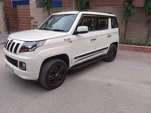 Used Mahindra TUV300 T10 in Delhi