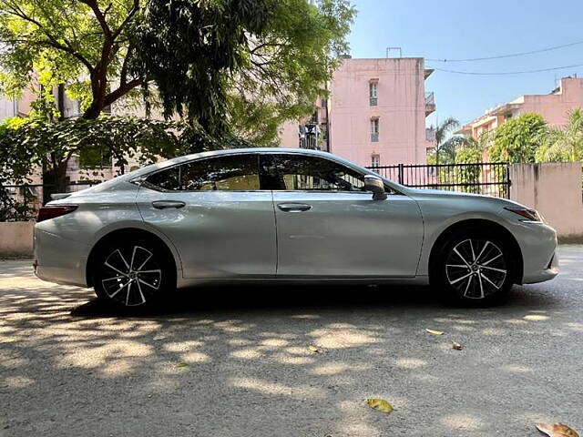 Used Lexus ES 300h Exquisite in Delhi