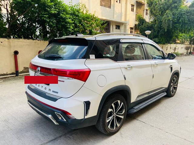 Used MG Hector Plus Savvy Pro 1.5 Turbo Petrol CVT 6 STR Dual Tone in Delhi