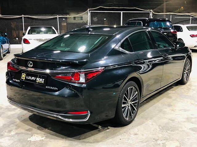 Used Lexus ES 300h Luxury in Hyderabad