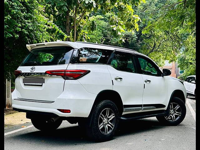 Used Toyota Fortuner 4X2 AT 2.7 Petrol in Delhi