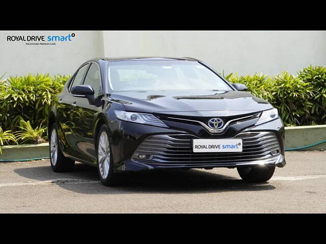 Used Toyota Camry Hybrid in Kochi