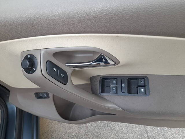 Used Skoda Rapid Style 1.6 MPI AT in Mumbai