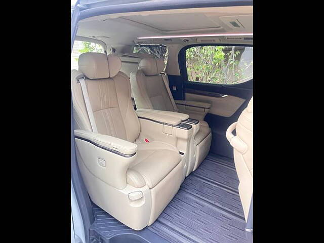 Used Toyota Vellfire VIP – Executive Lounge in Delhi