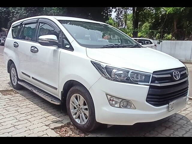 Used Toyota Innova Crysta [2016-2020] 2.4 G 7 STR [2016-2017] in Kanpur