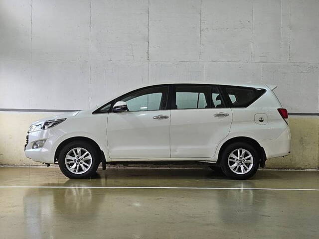 Used Toyota Innova Crysta [2016-2020] 2.4 V Diesel in Bangalore