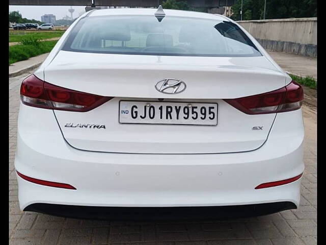 Used Hyundai Elantra SX (O) 2.0 AT in Ahmedabad