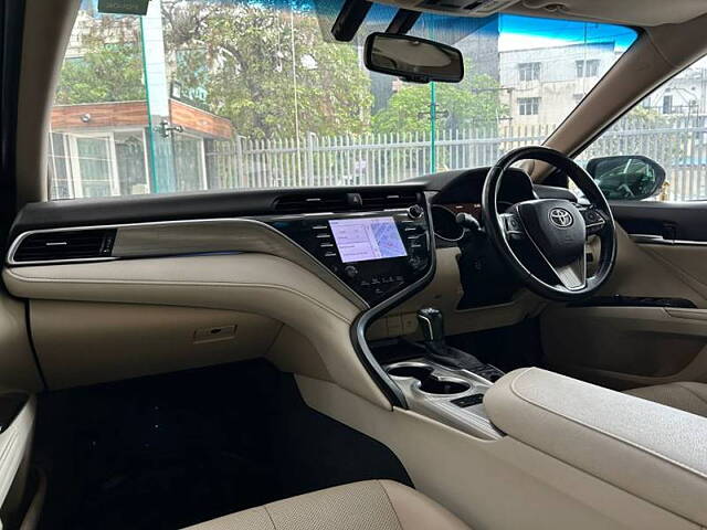 Used Toyota Camry Hybrid in Noida