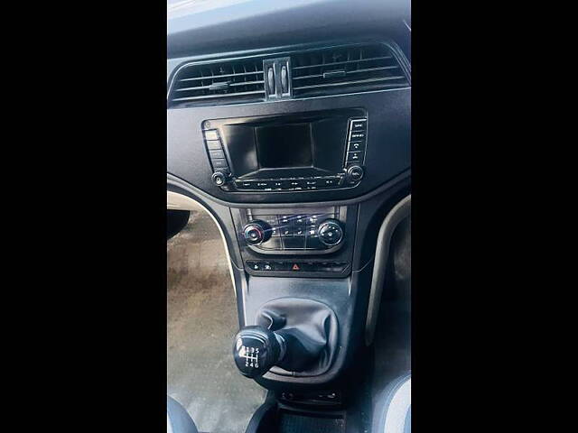 Used Mahindra Marazzo [2018-2020] M2 7 STR in Hyderabad