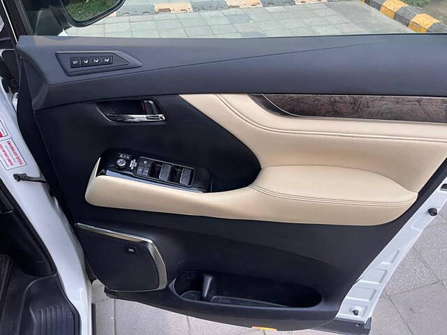 Used Toyota Vellfire VIP – Executive Lounge in Delhi