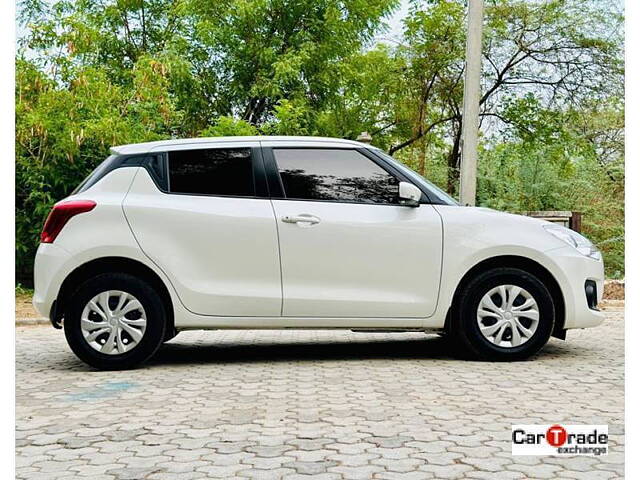 Used Maruti Suzuki Swift [2021-2024] VXi AMT in Ahmedabad