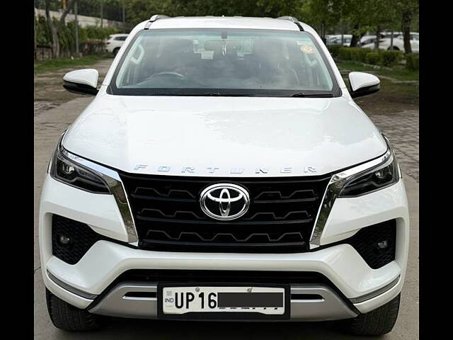 Used Toyota Fortuner 4X2 AT 2.8 Diesel in Delhi