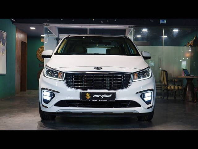 Used 2020 Kia Carnival in Dehradun