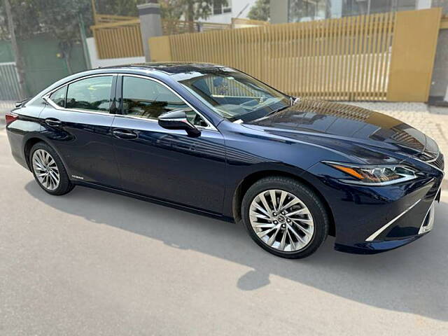 Used Lexus ES 300h Luxury in Hyderabad