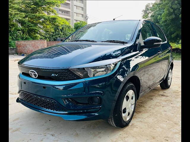 Used Tata Tiago EV XT Medium Range in Ahmedabad