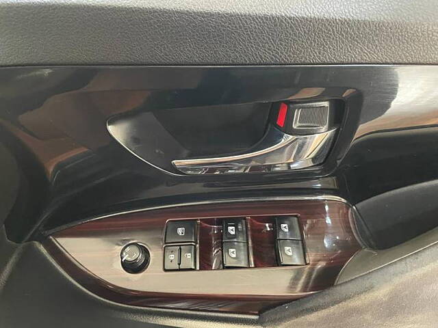 Used Toyota Innova Crysta [2016-2020] 2.4 V Diesel in Mumbai