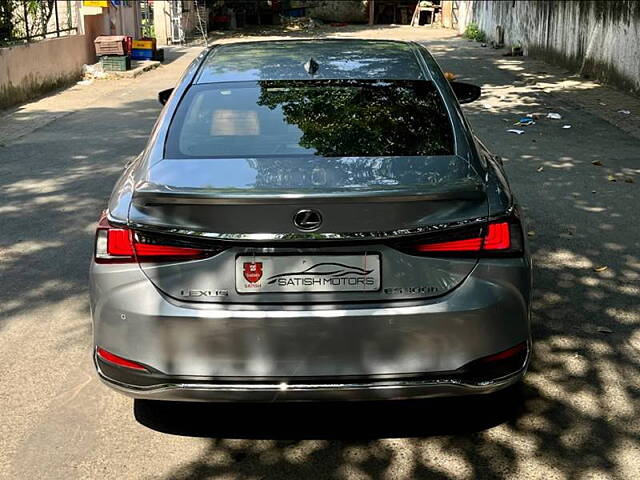 Used Lexus ES 300h Exquisite in Delhi